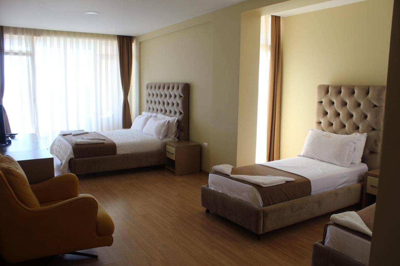 Frojd - Front Hotell 4*