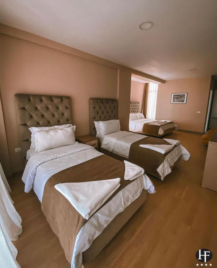 Hotell Frojd - Front