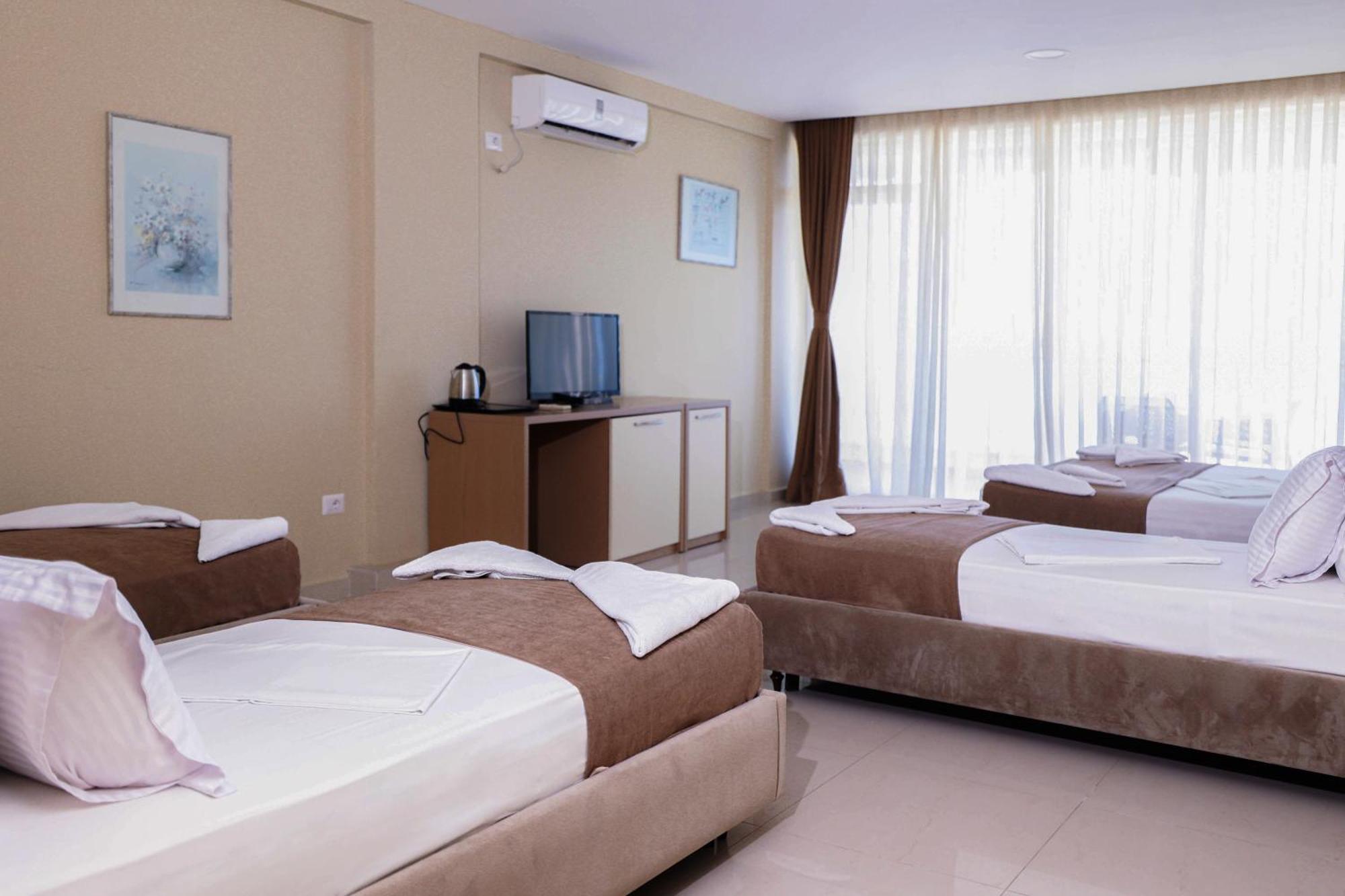 Frojd - Front Hotell Shëngjin